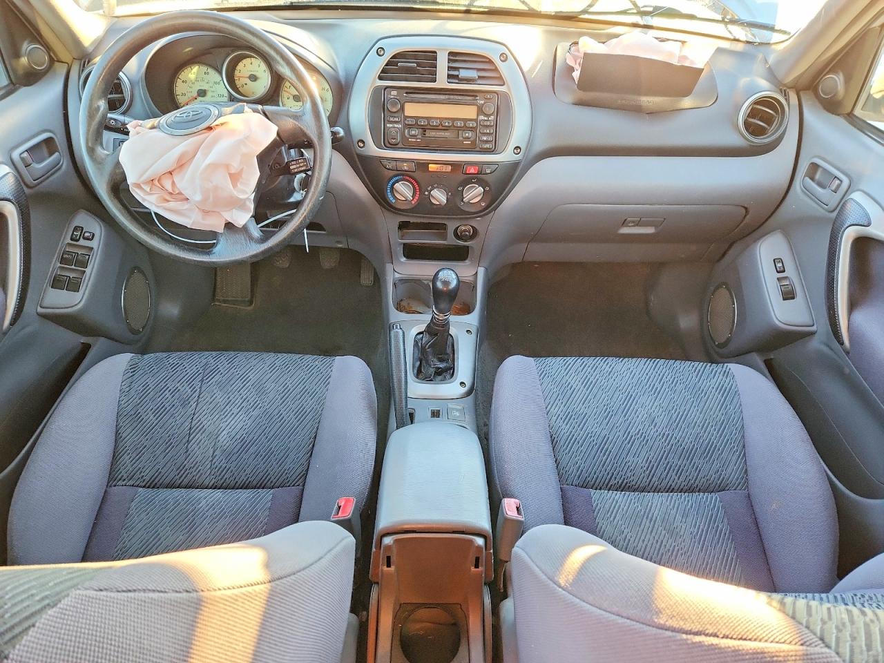 2001 TOYOTA RAV4 photo 8