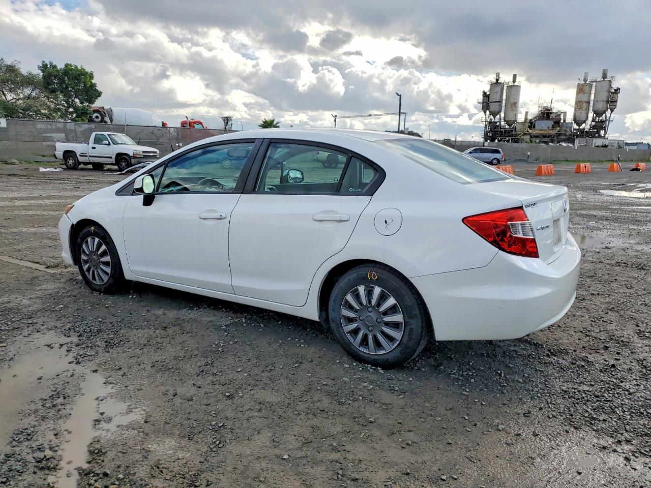 2012 HONDA CIVIC LX photo 2