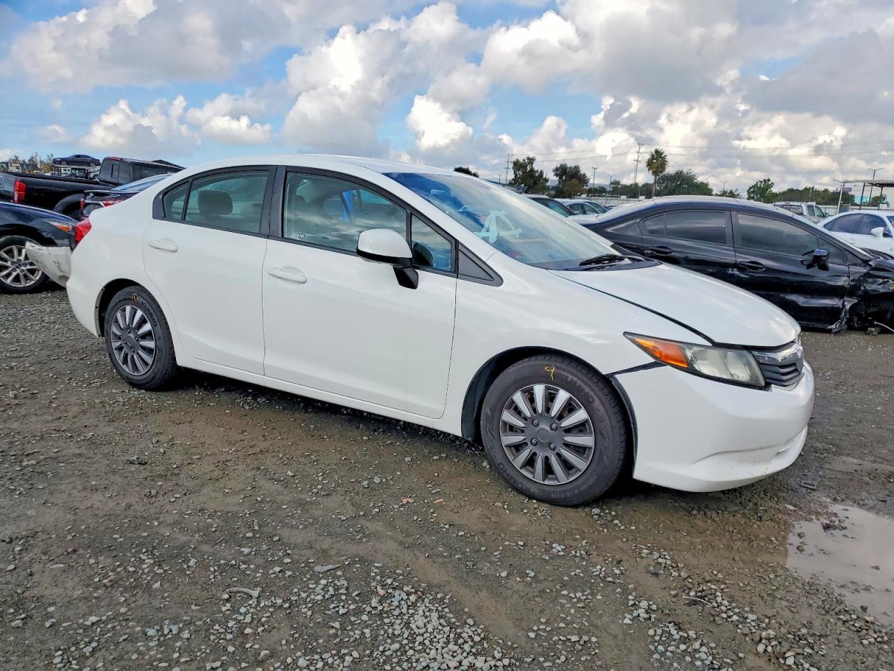 2012 HONDA CIVIC LX photo 4