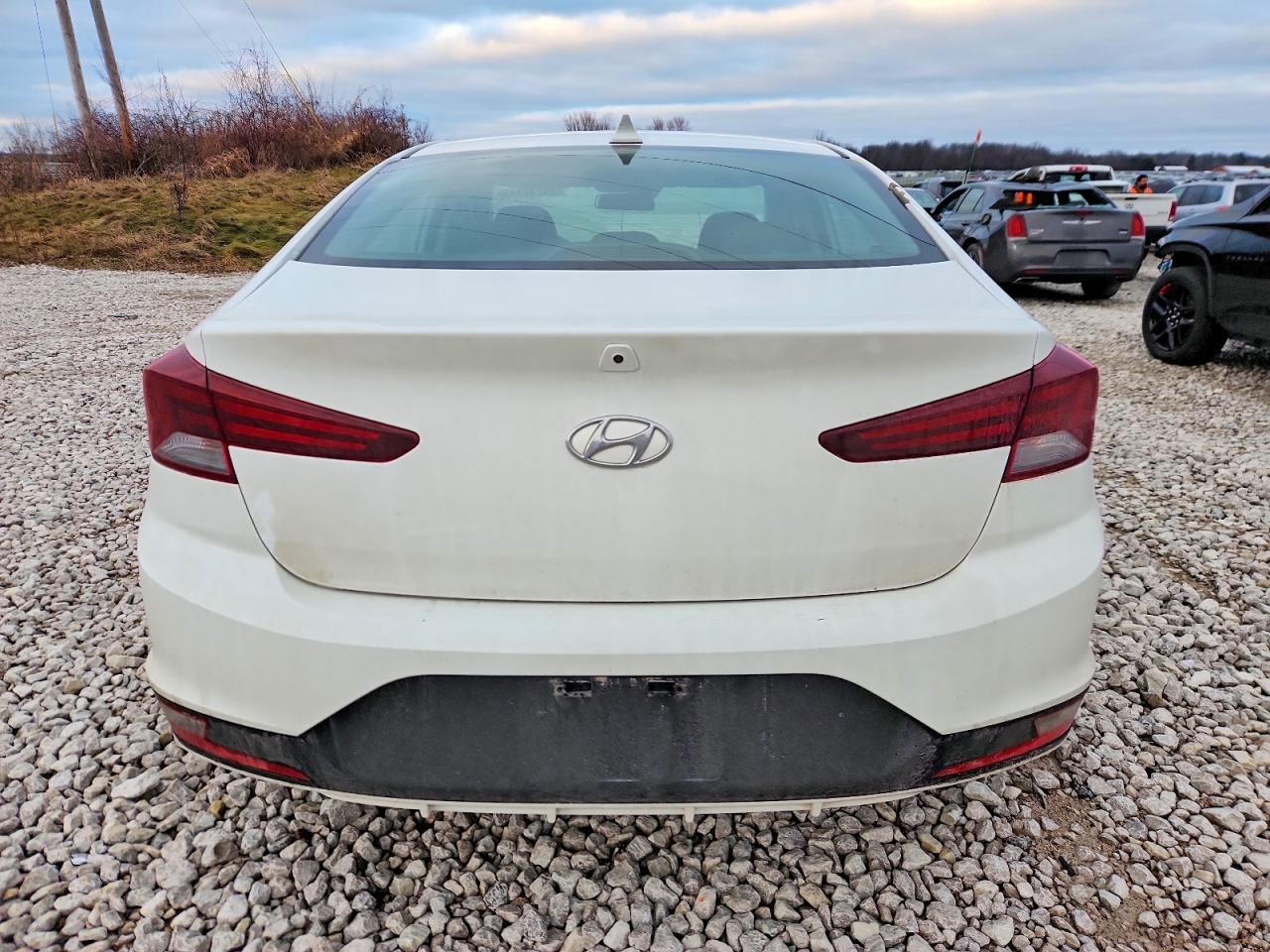 2019 HYUNDAI ELANTRA SEL photo 6