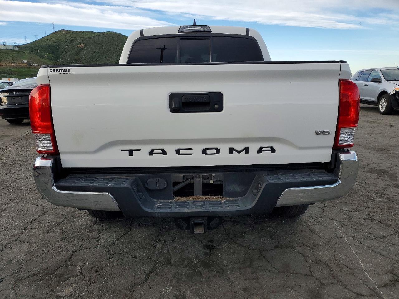 2017 TOYOTA TACOMA DOUBLE CAB photo 6