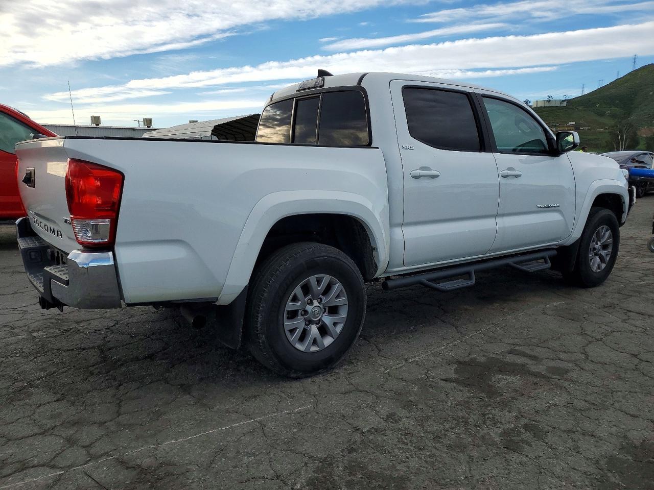 2017 TOYOTA TACOMA DOUBLE CAB photo 3
