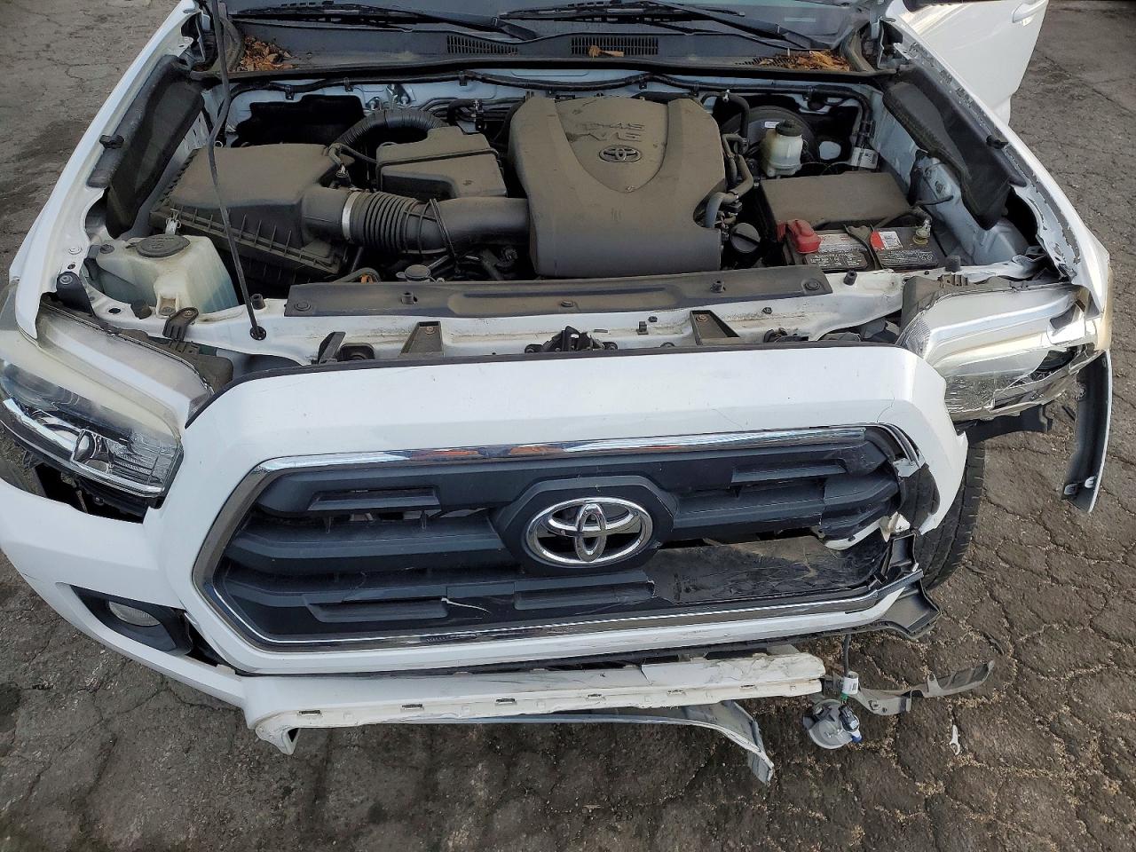 2017 TOYOTA TACOMA DOUBLE CAB photo 11