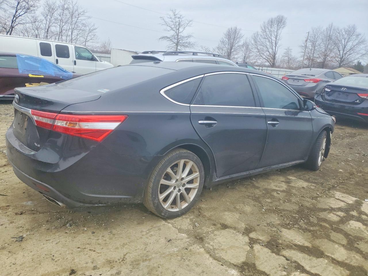 2013 TOYOTA AVALON BASE photo 3