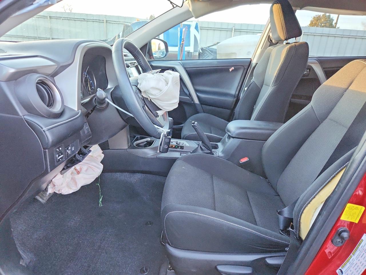 2017 TOYOTA RAV4 XLE photo 7
