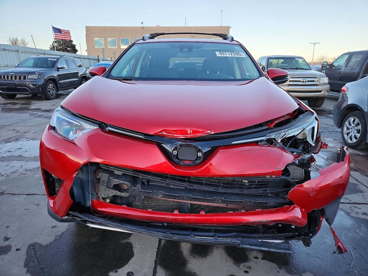 2017 TOYOTA RAV4 XLE photo 5