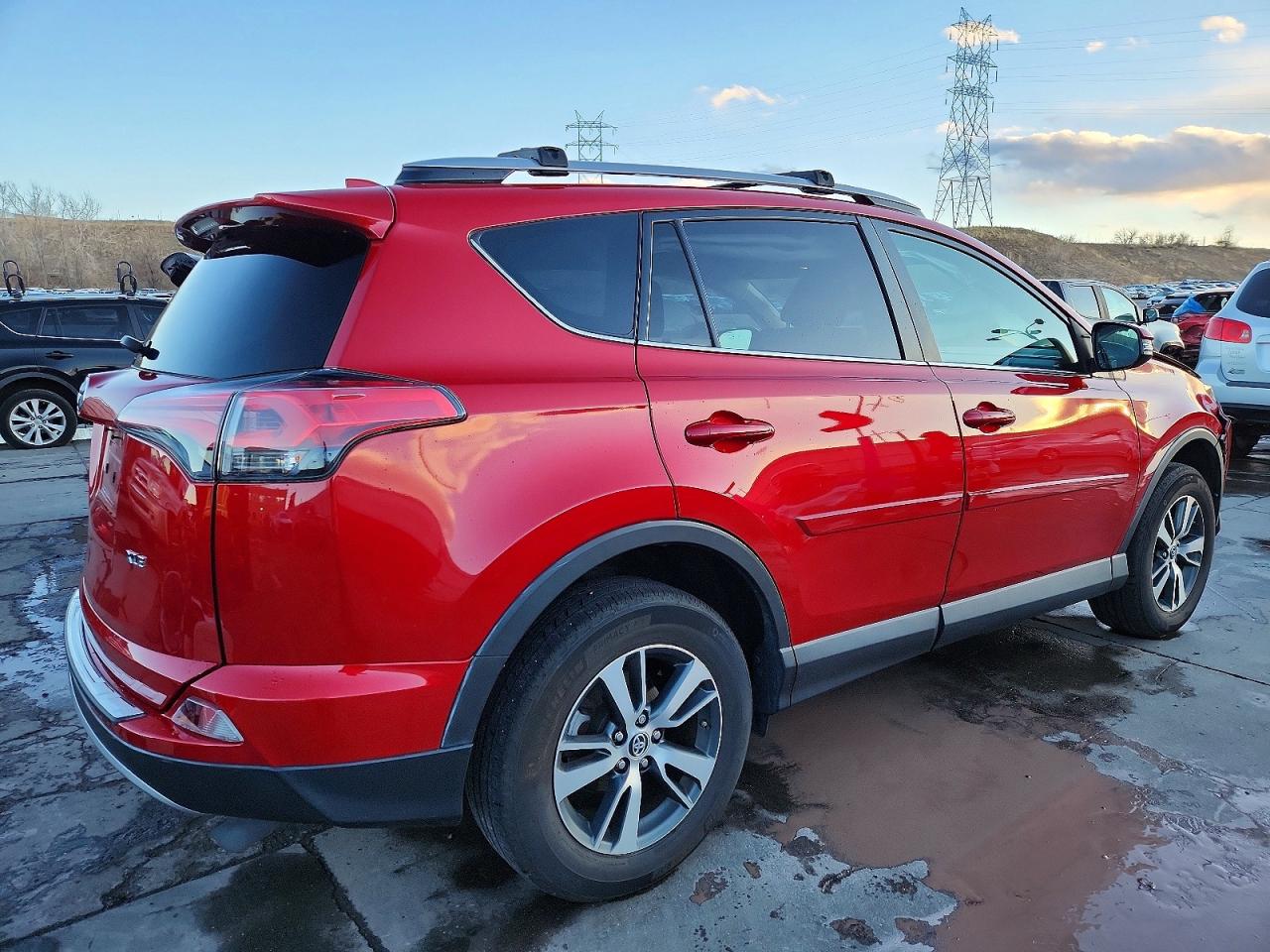 2017 TOYOTA RAV4 XLE photo 3