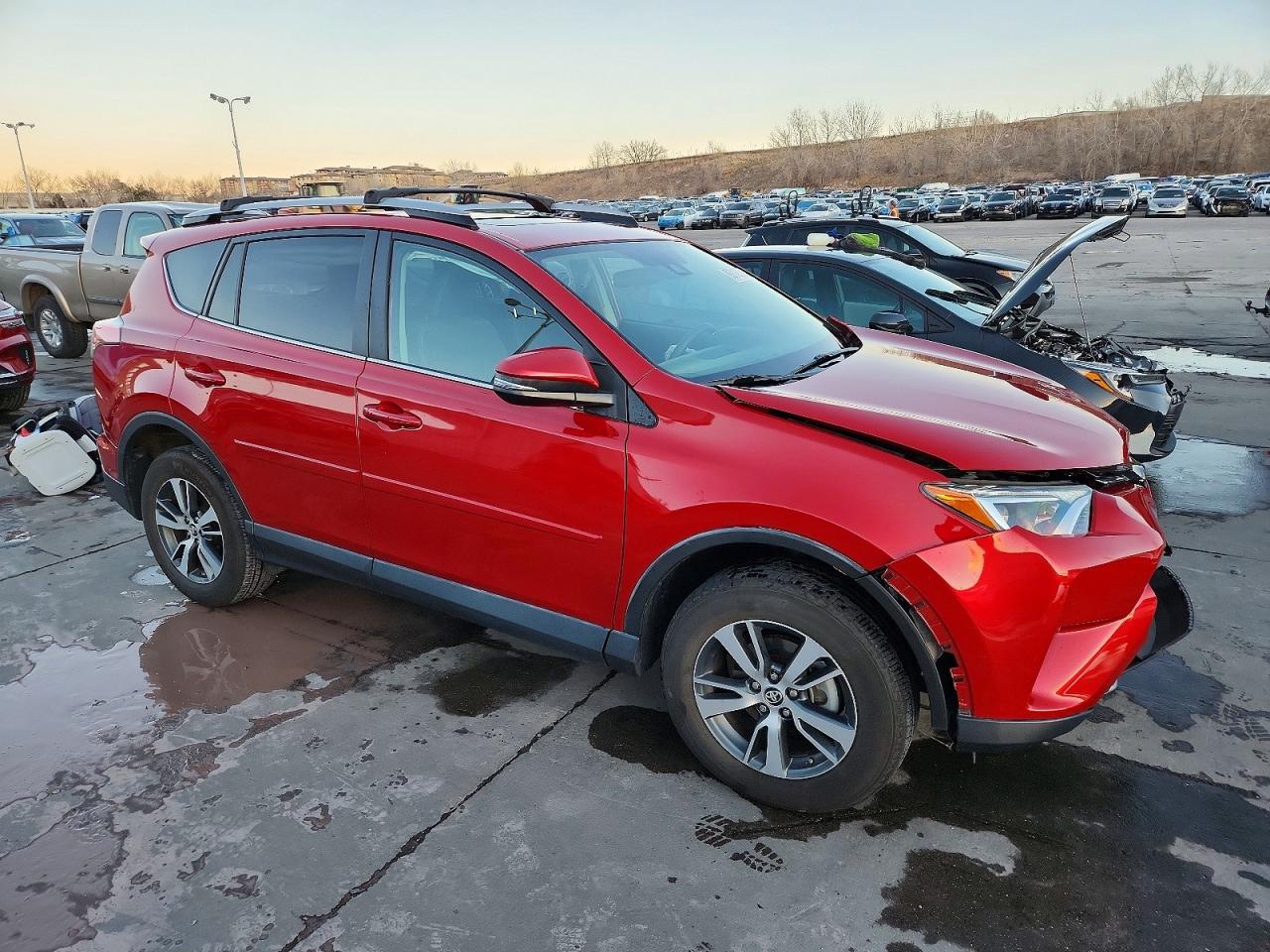 2017 TOYOTA RAV4 XLE photo 4