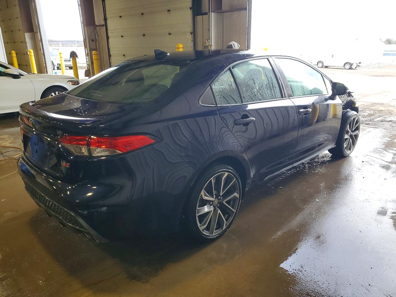 2021 TOYOTA COROLLA SE photo 3