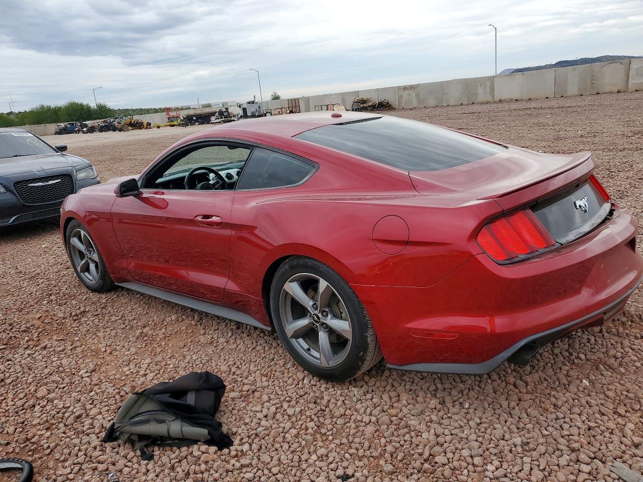 2016 FORD MUSTANG photo 2