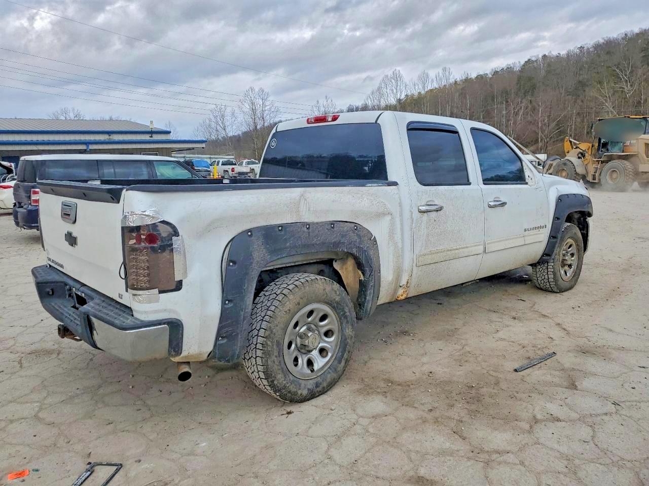2009 CHEVROLET SILVERADO K1500 LT photo 3