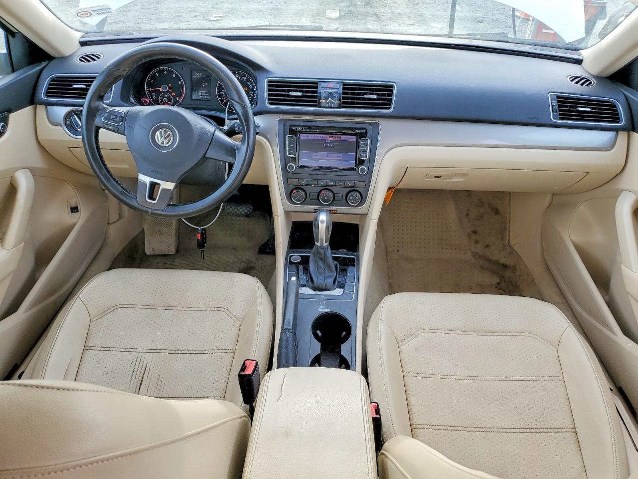 2015 VOLKSWAGEN PASSAT S photo 8