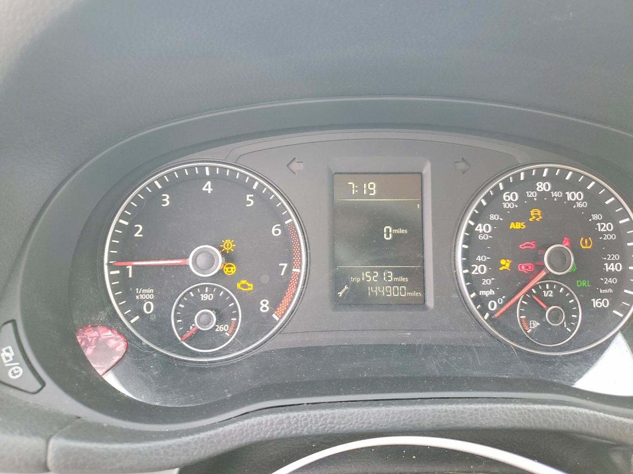 2015 VOLKSWAGEN PASSAT S photo 9
