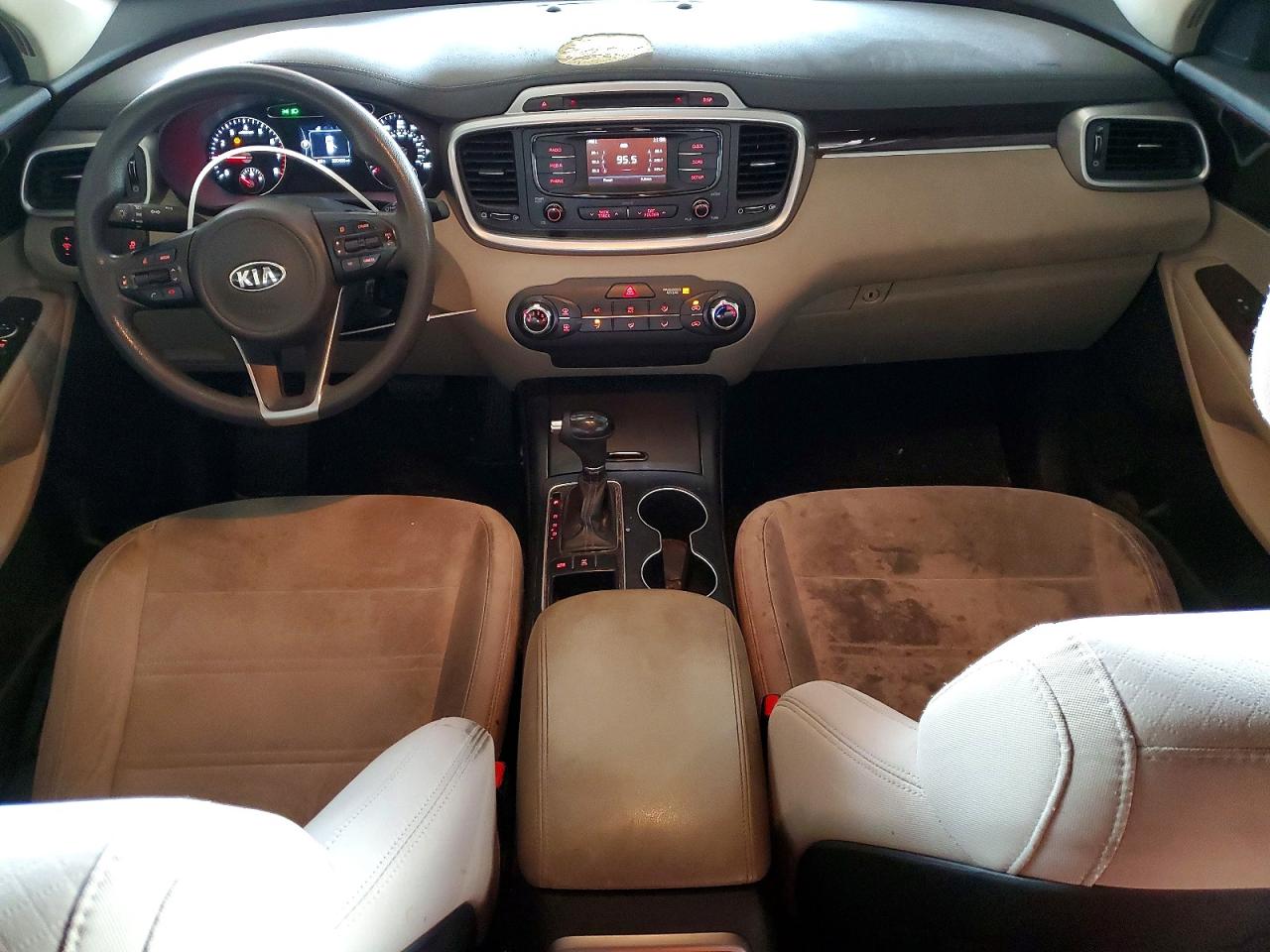 2016 KIA SORENTO LX photo 8