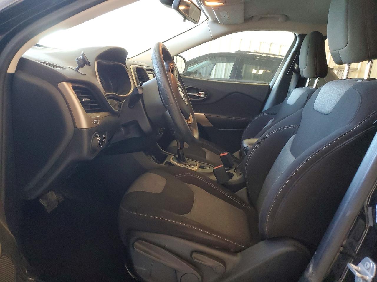2018 JEEP CHEROKEE LATITUDE photo 7