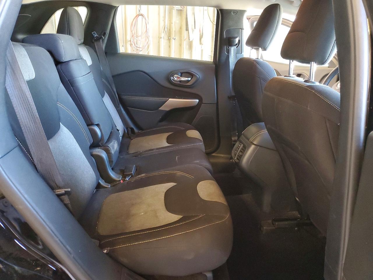 2018 JEEP CHEROKEE LATITUDE photo 11