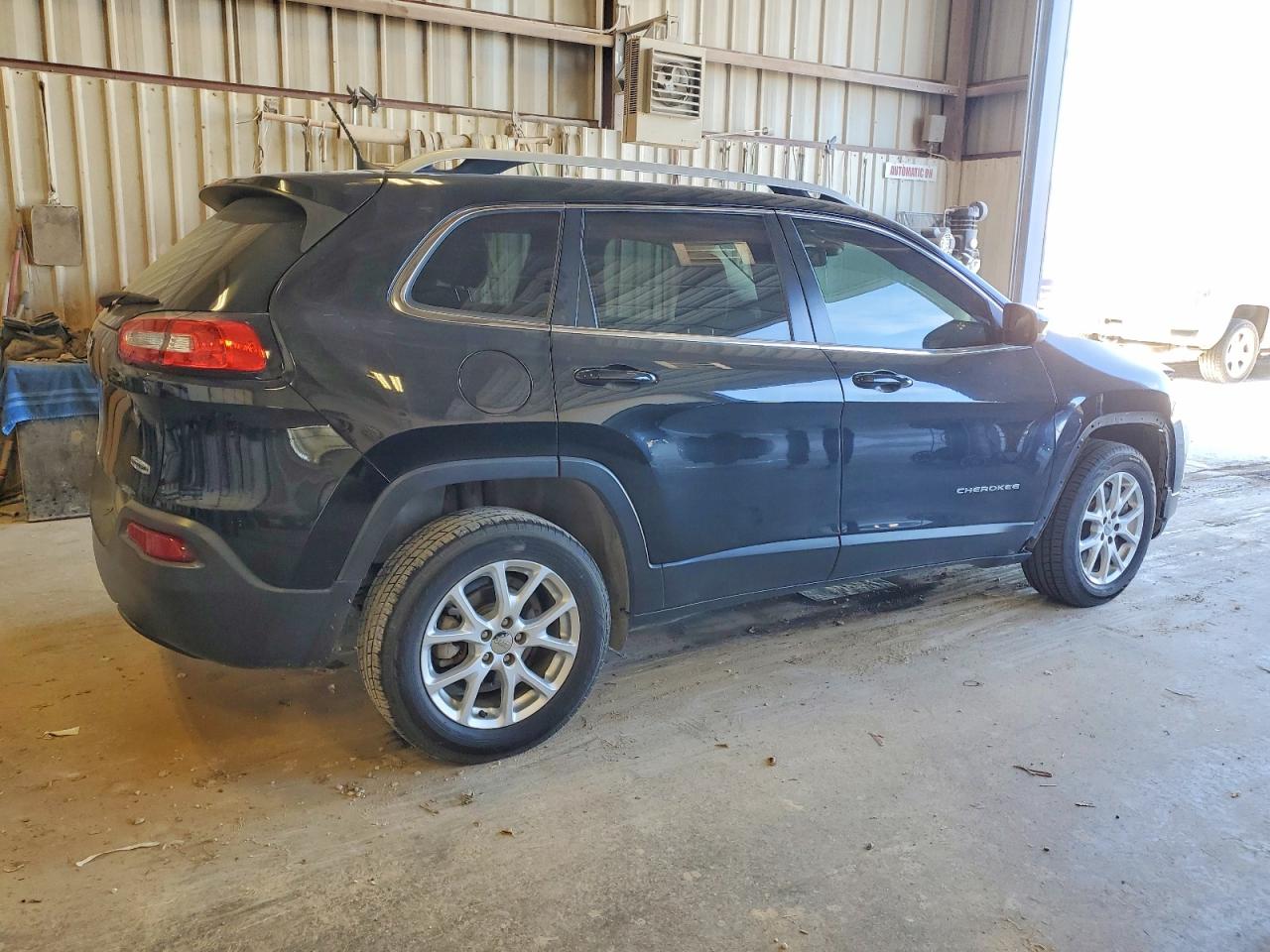 2018 JEEP CHEROKEE LATITUDE photo 3
