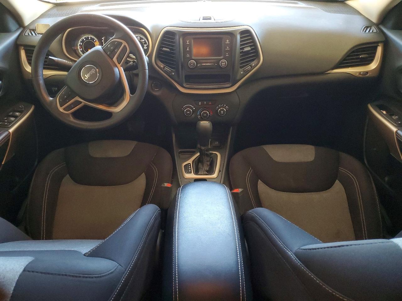2018 JEEP CHEROKEE LATITUDE photo 8