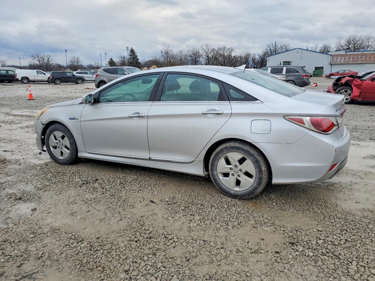2011 HYUNDAI SONATA HYBRID photo 2