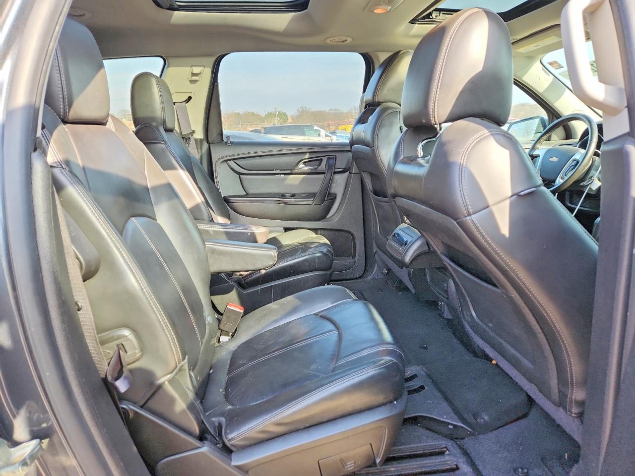 2014 CHEVROLET TRAVERSE LT photo 11