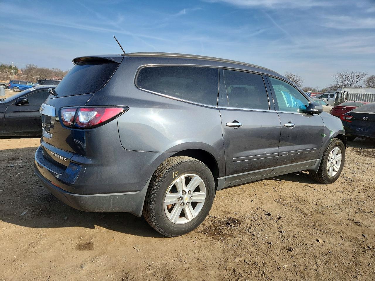 2014 CHEVROLET TRAVERSE LT photo 3