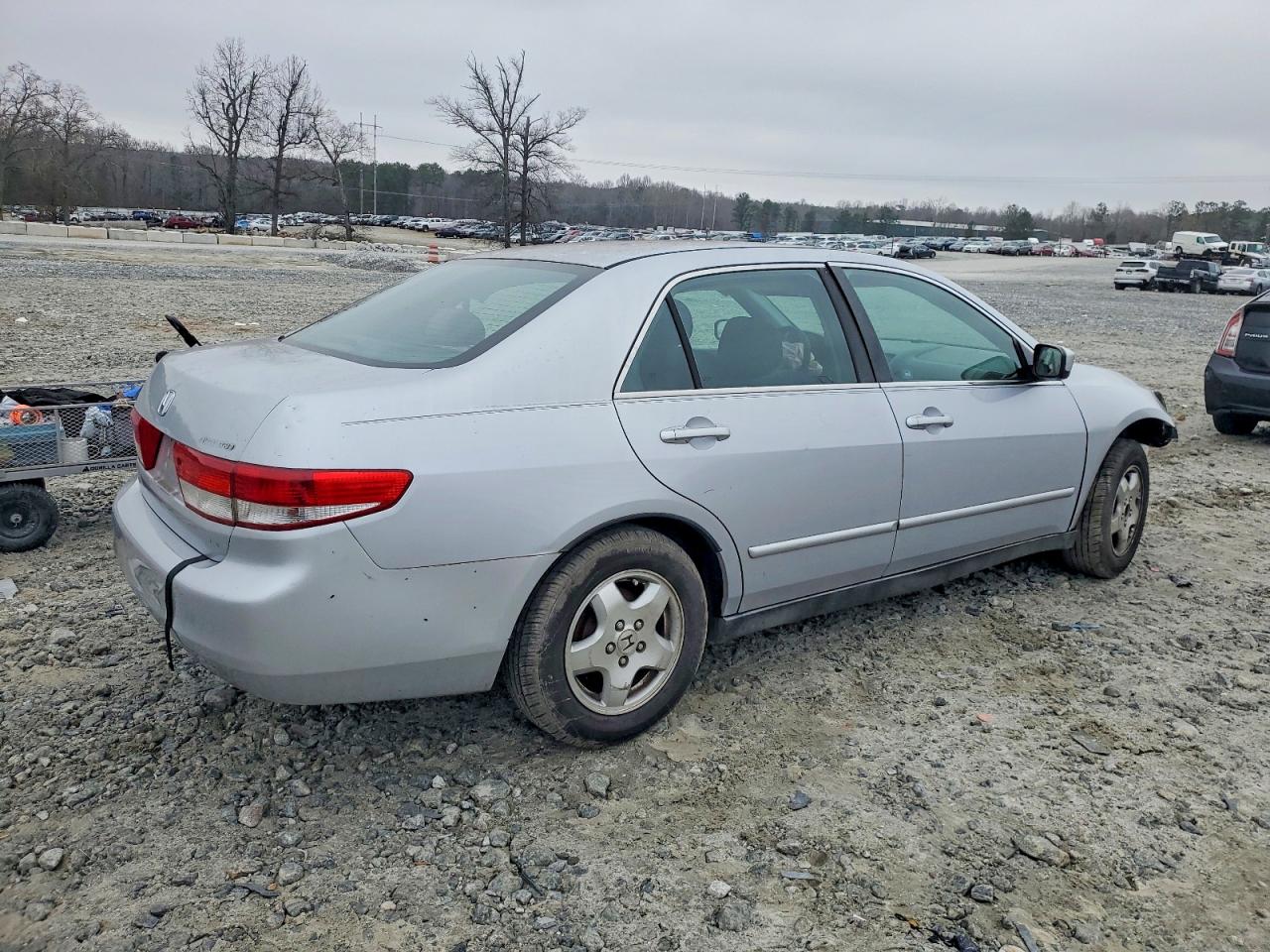 2004 HONDA ACCORD LX photo 3