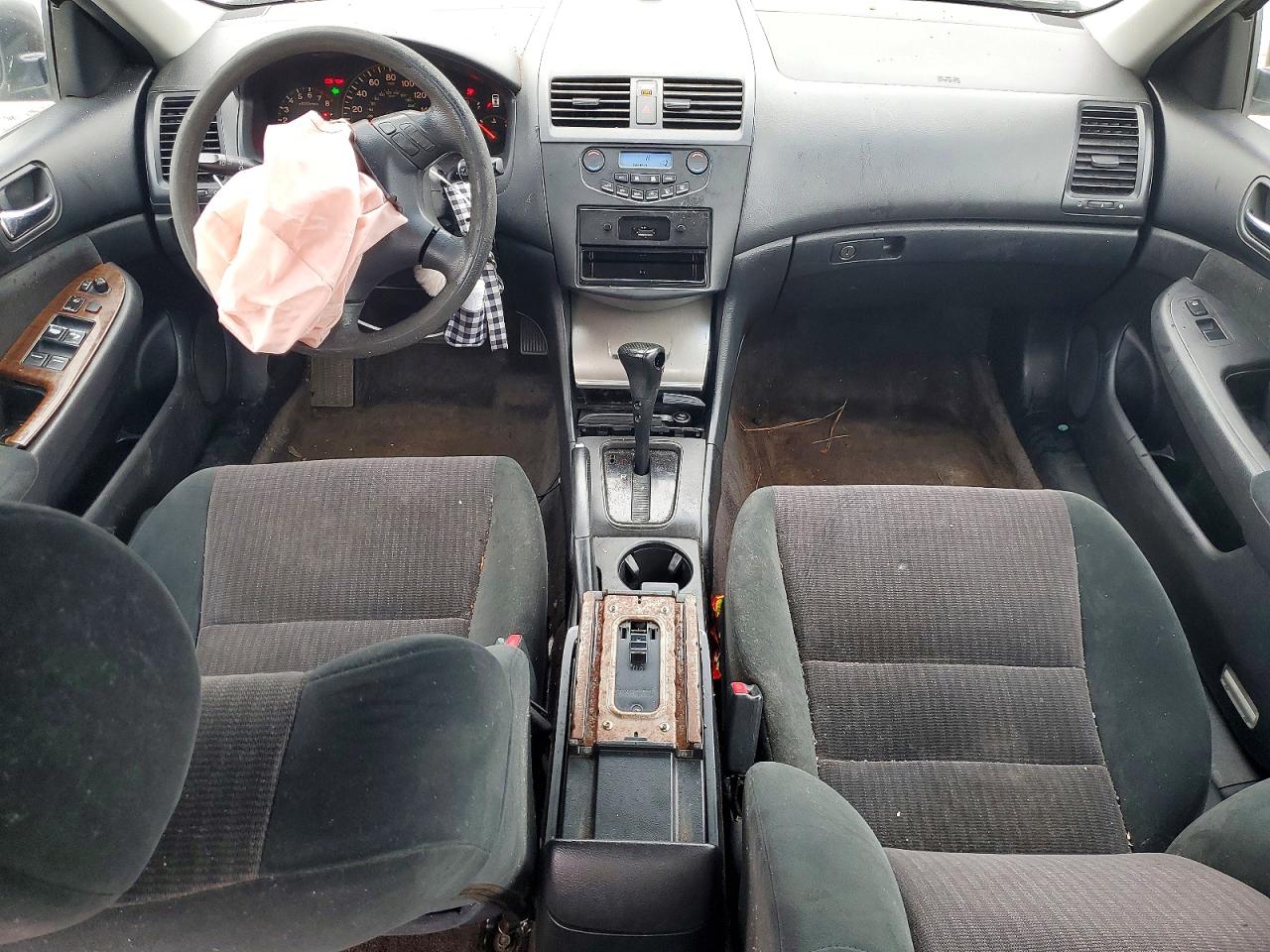 2004 HONDA ACCORD LX photo 8