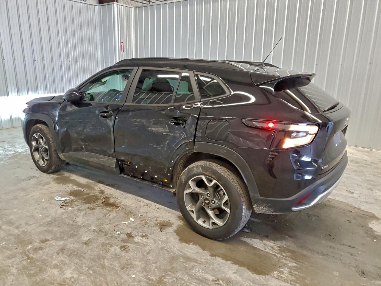2025 CHEVROLET TRAX 1LT photo 2