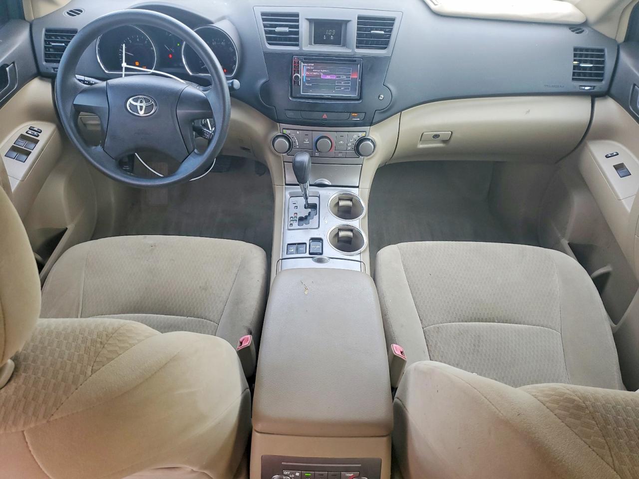 2010 TOYOTA HIGHLANDER photo 8