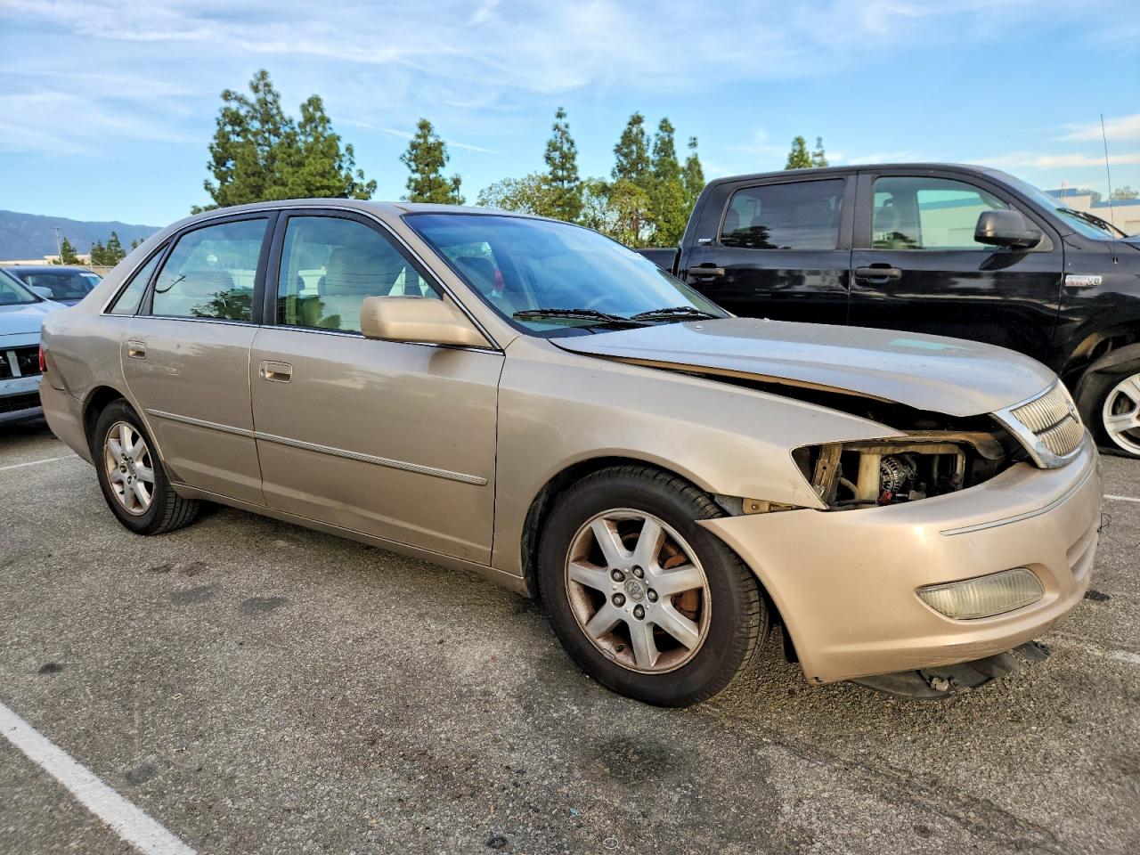 2000 TOYOTA AVALON XL photo 4