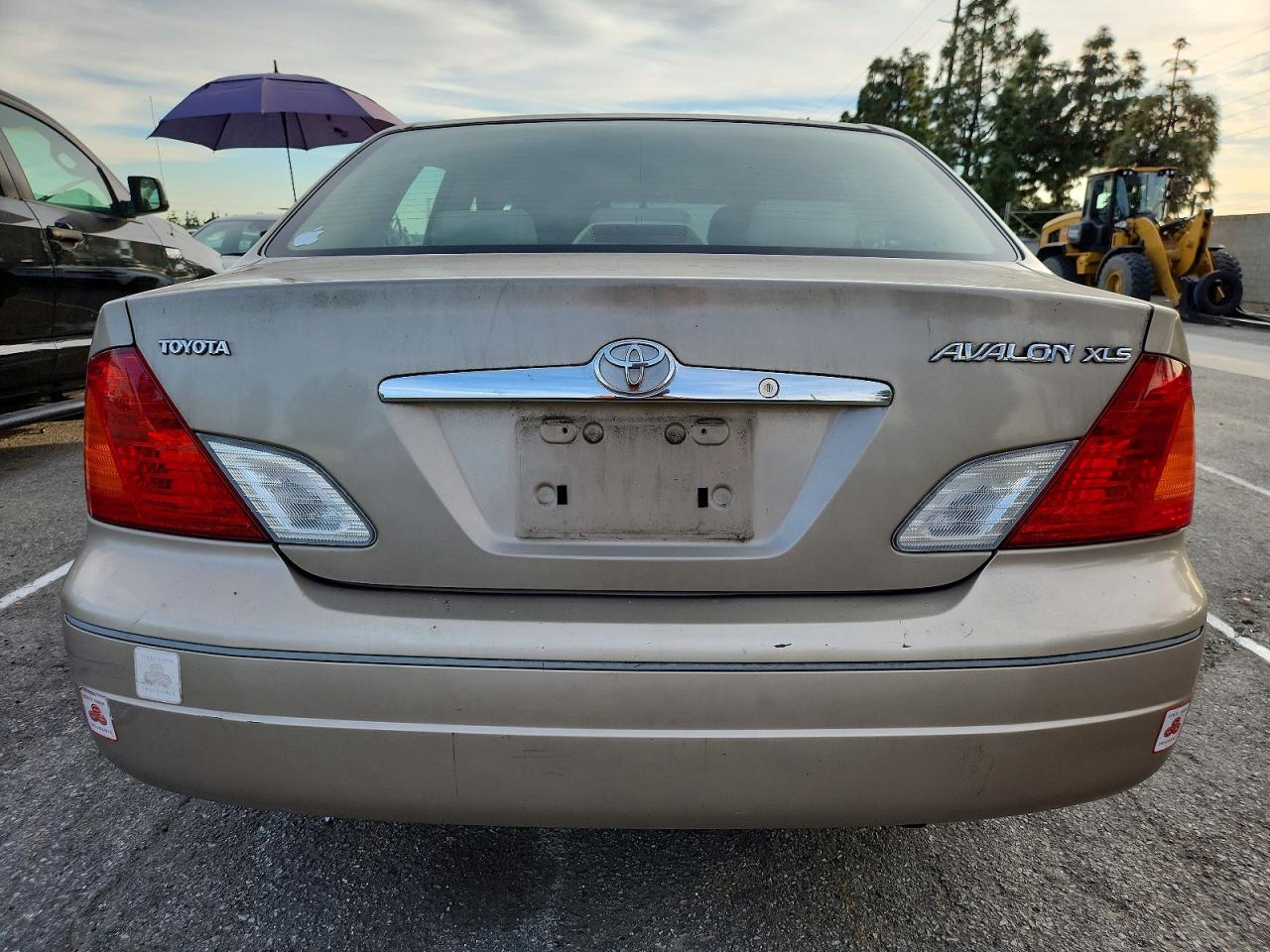 2000 TOYOTA AVALON XL photo 6