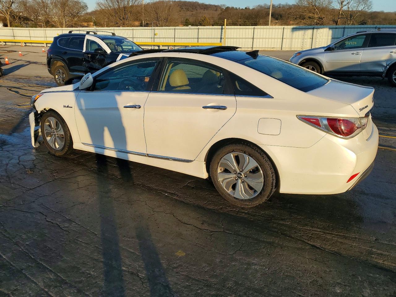 2014 HYUNDAI SONATA HYBRID photo 2