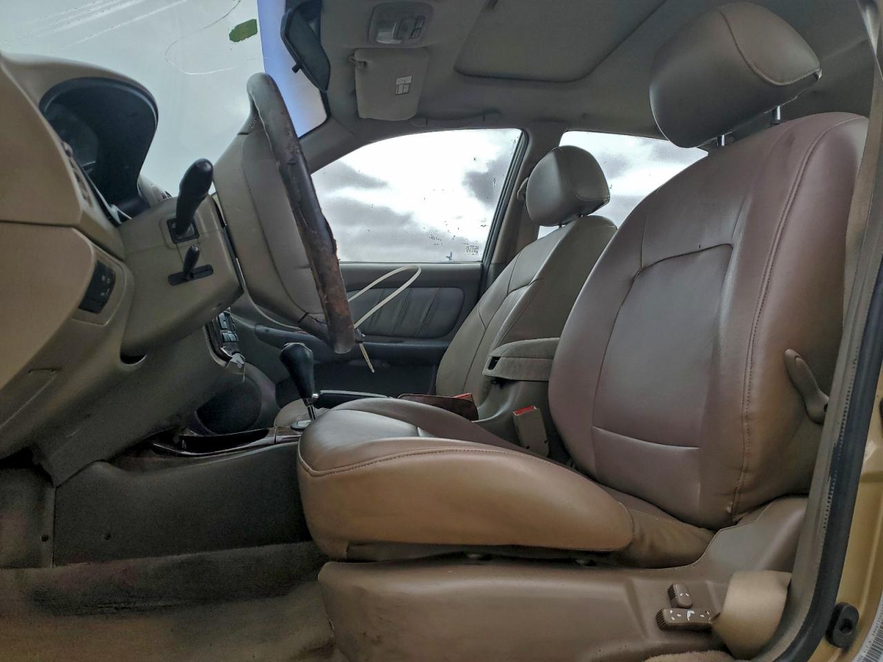 2002 HYUNDAI SONATA GLS photo 7