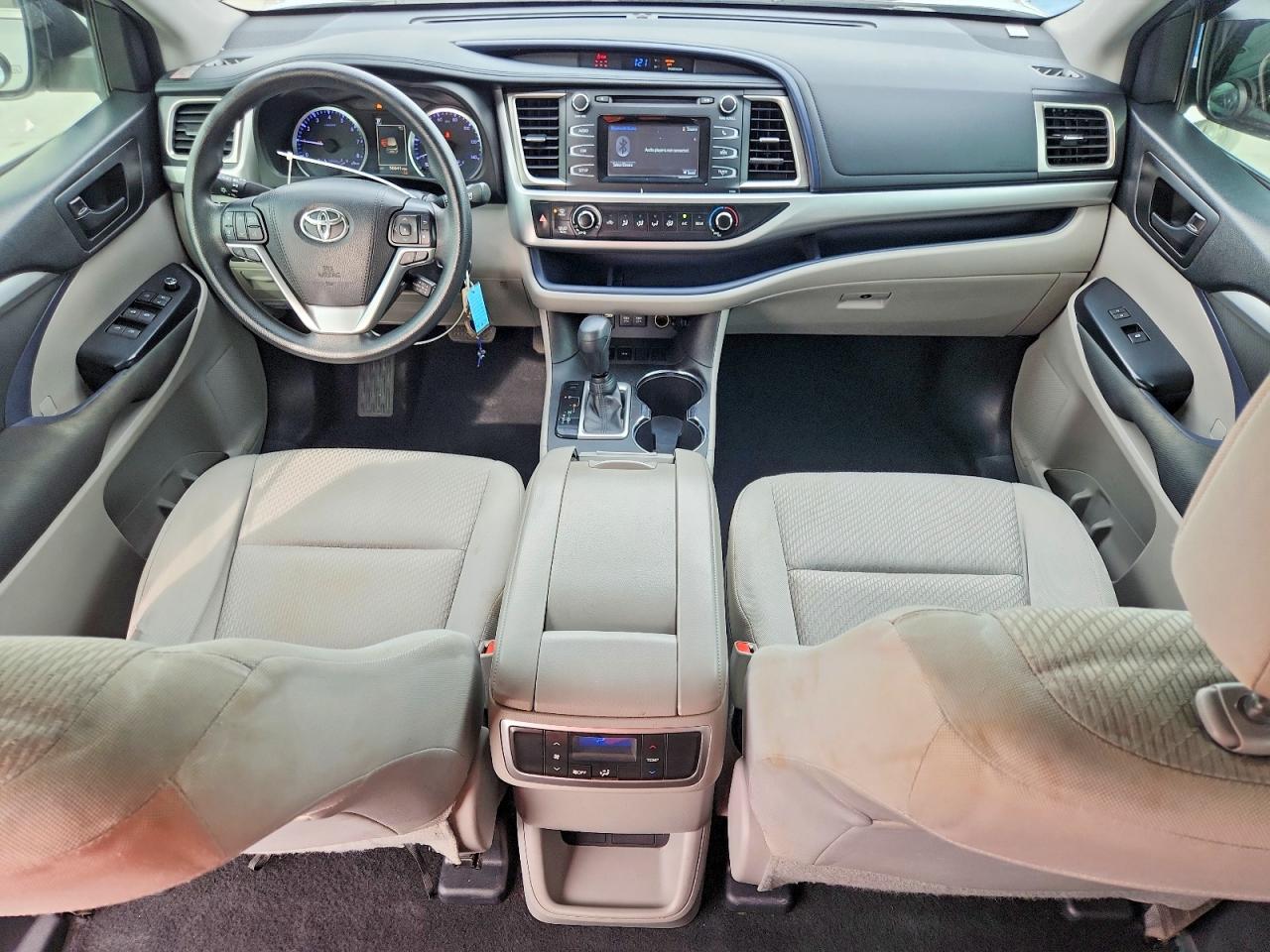 2018 TOYOTA HIGHLANDER LE photo 15