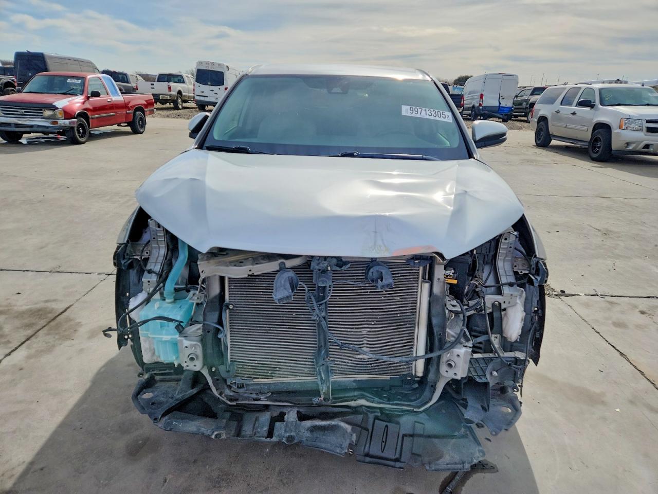 2018 TOYOTA HIGHLANDER LE photo 9