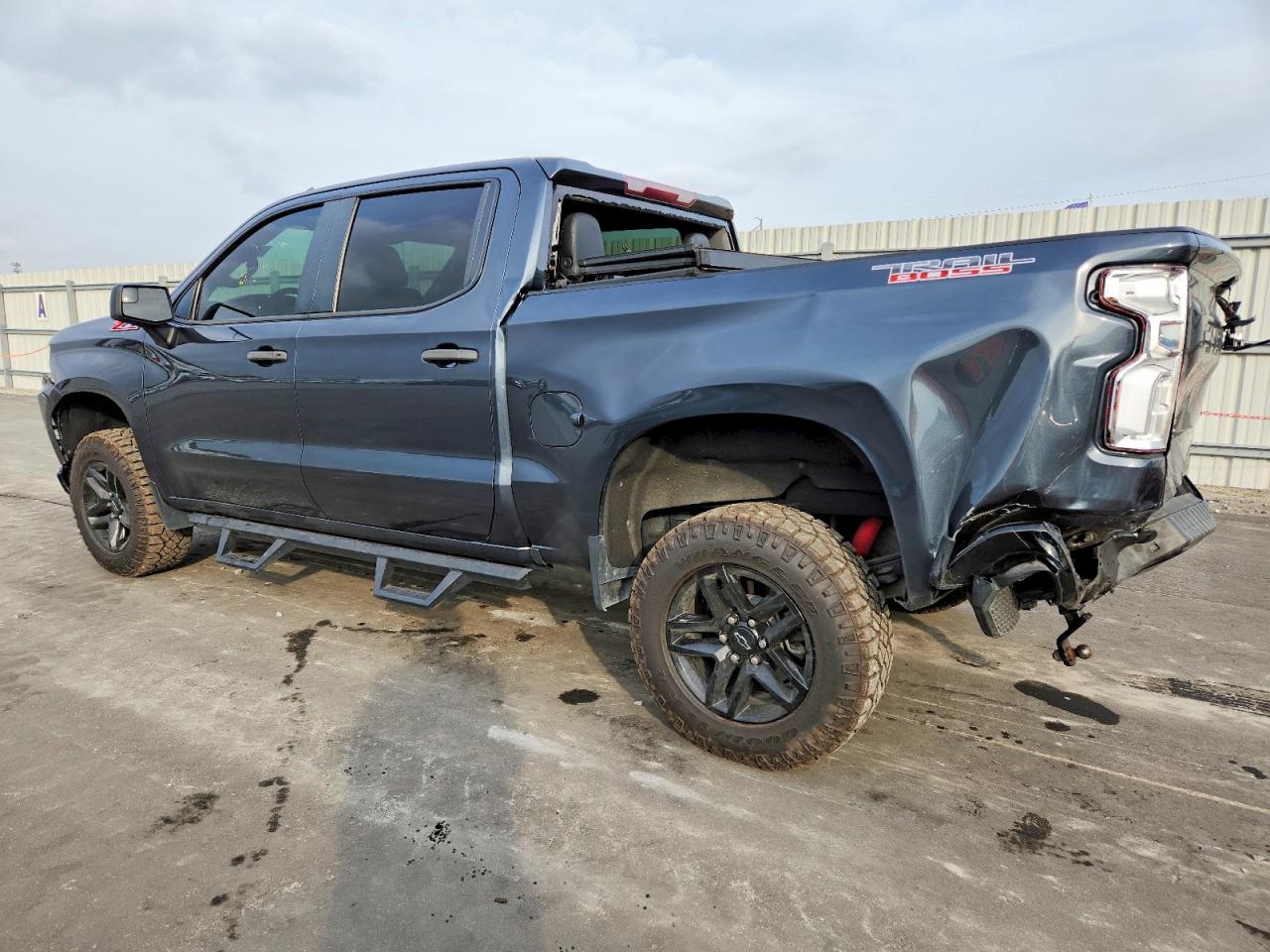 2021 CHEVROLET SILVERADO K1500 TRAIL BOSS CUSTOM photo 2