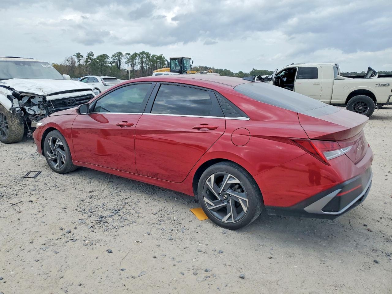 2024 HYUNDAI ELANTRA SEL photo 2