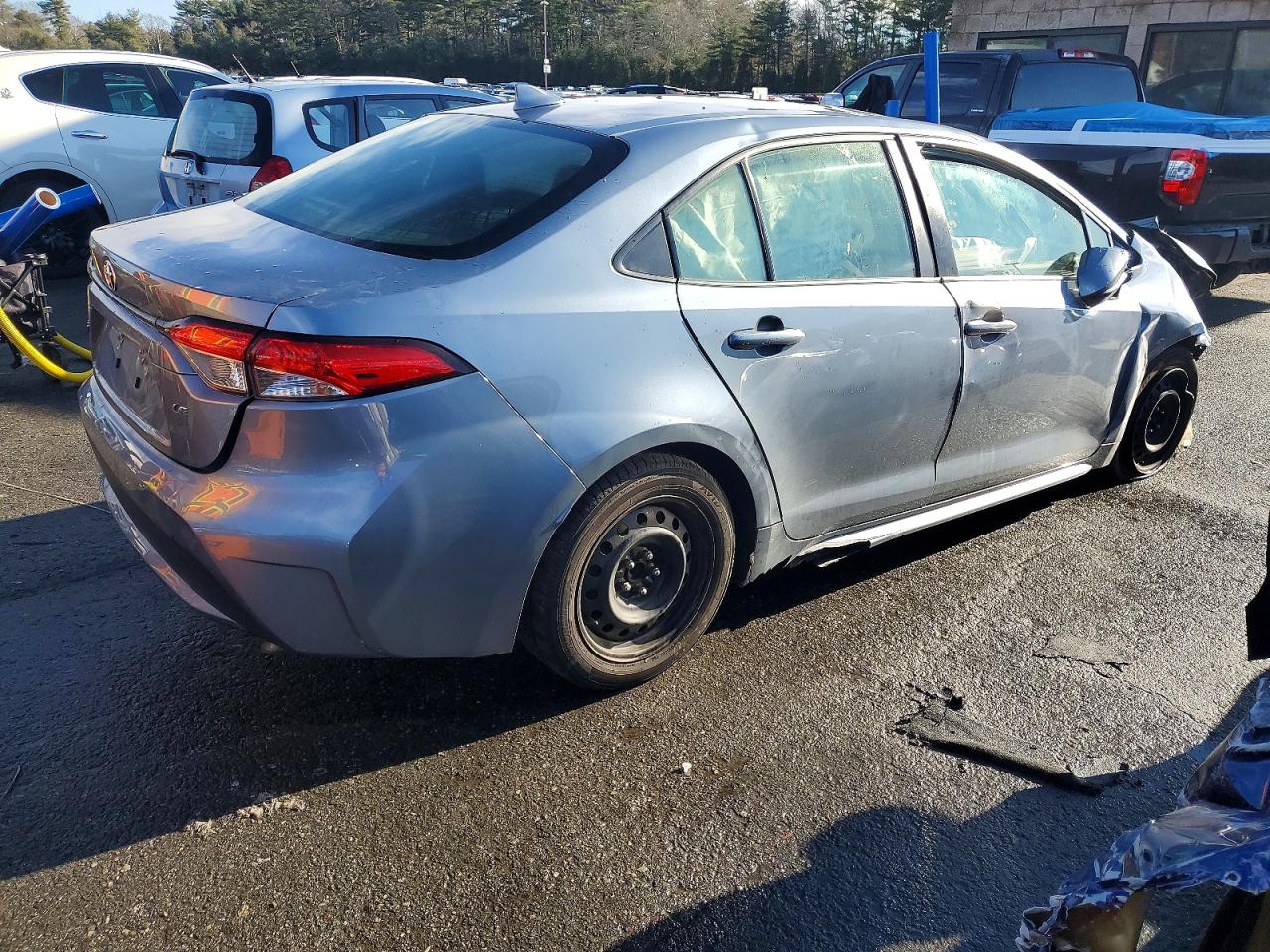 2021 TOYOTA COROLLA LE photo 3
