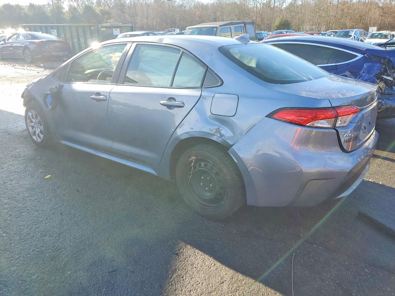 2021 TOYOTA COROLLA LE photo 2