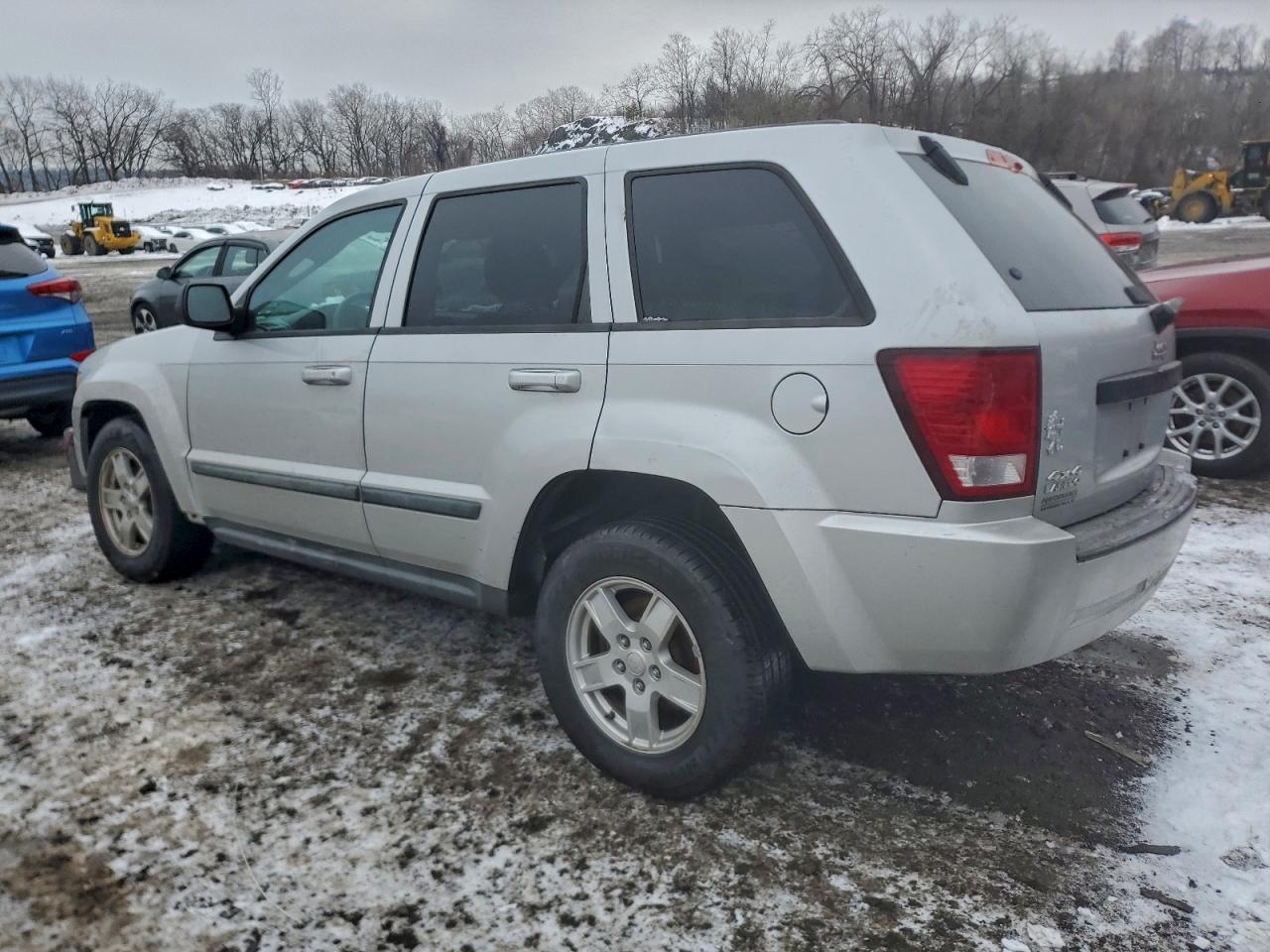 2007 JEEP GRAND CHEROKEE LAREDO photo 2