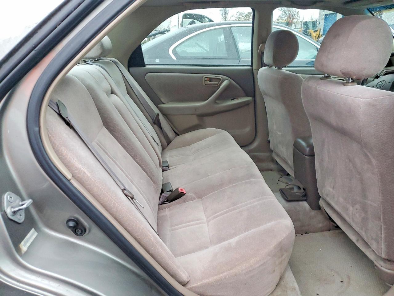 1999 TOYOTA CAMRY LE photo 10