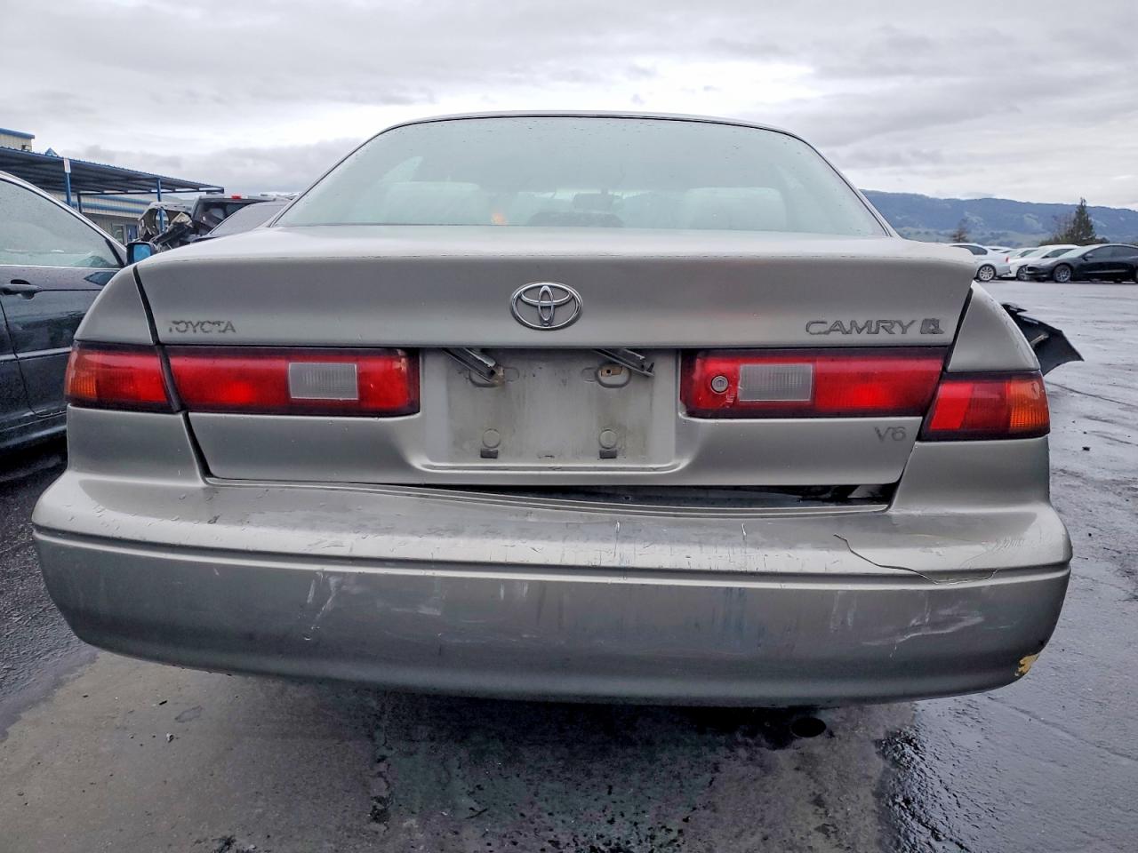 1999 TOYOTA CAMRY LE photo 6