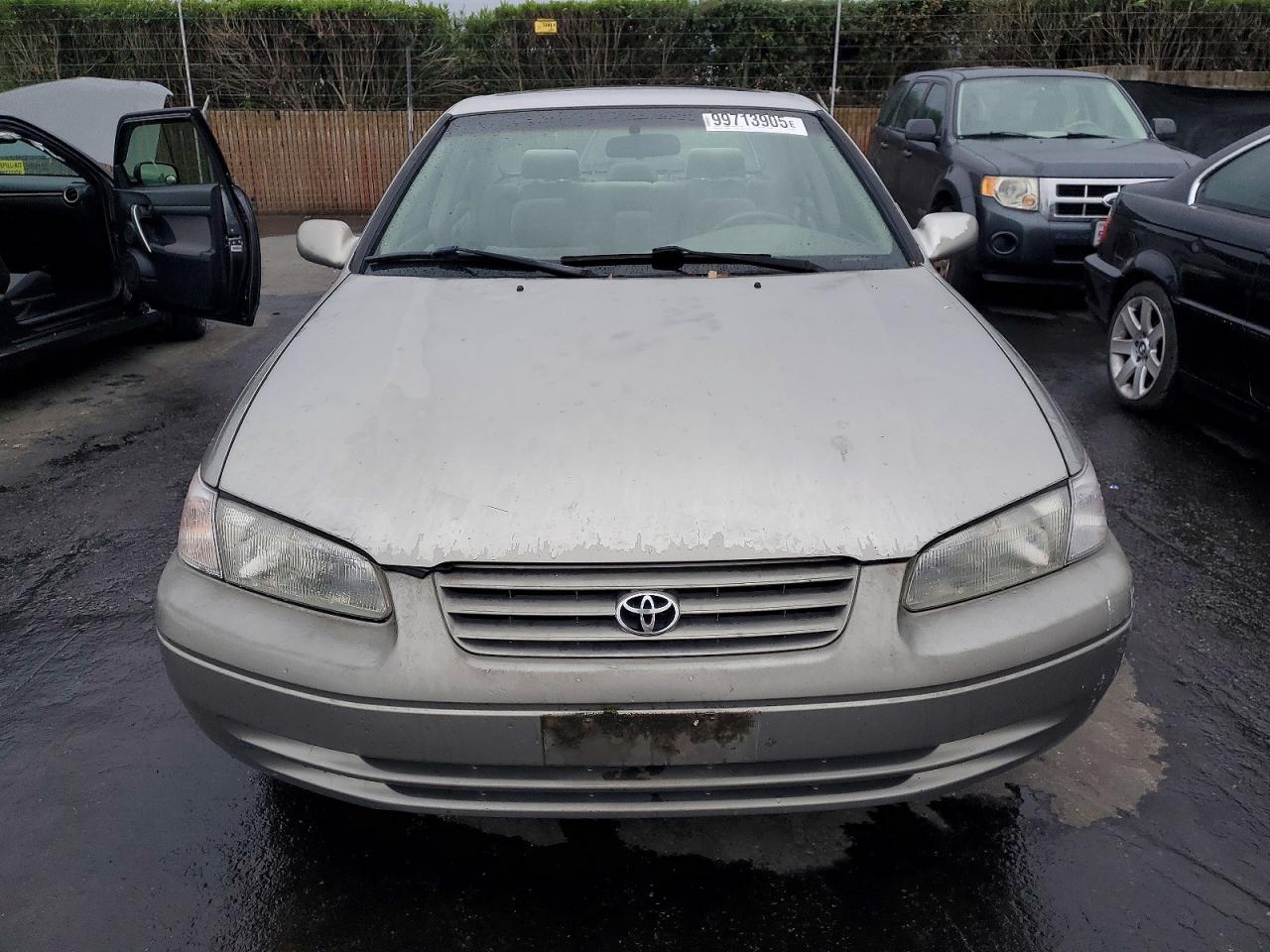 1999 TOYOTA CAMRY LE photo 5