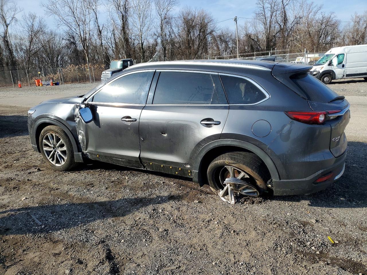 2018 MAZDA CX-9 GRAND TOURING photo 2