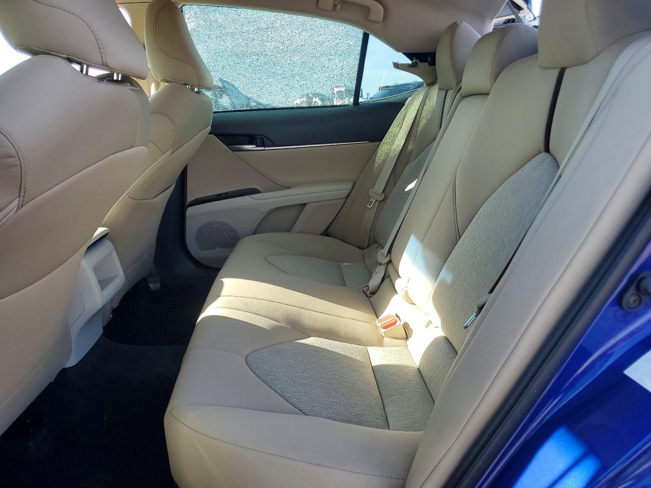 2018 TOYOTA CAMRY L photo 10