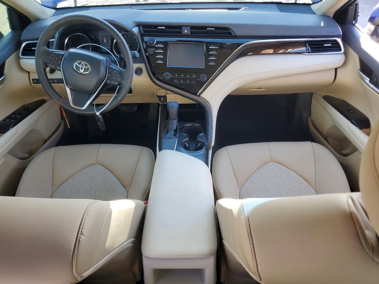 2018 TOYOTA CAMRY L photo 8