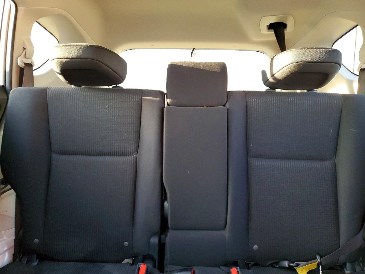 2018 TOYOTA RAV4 LE photo 10