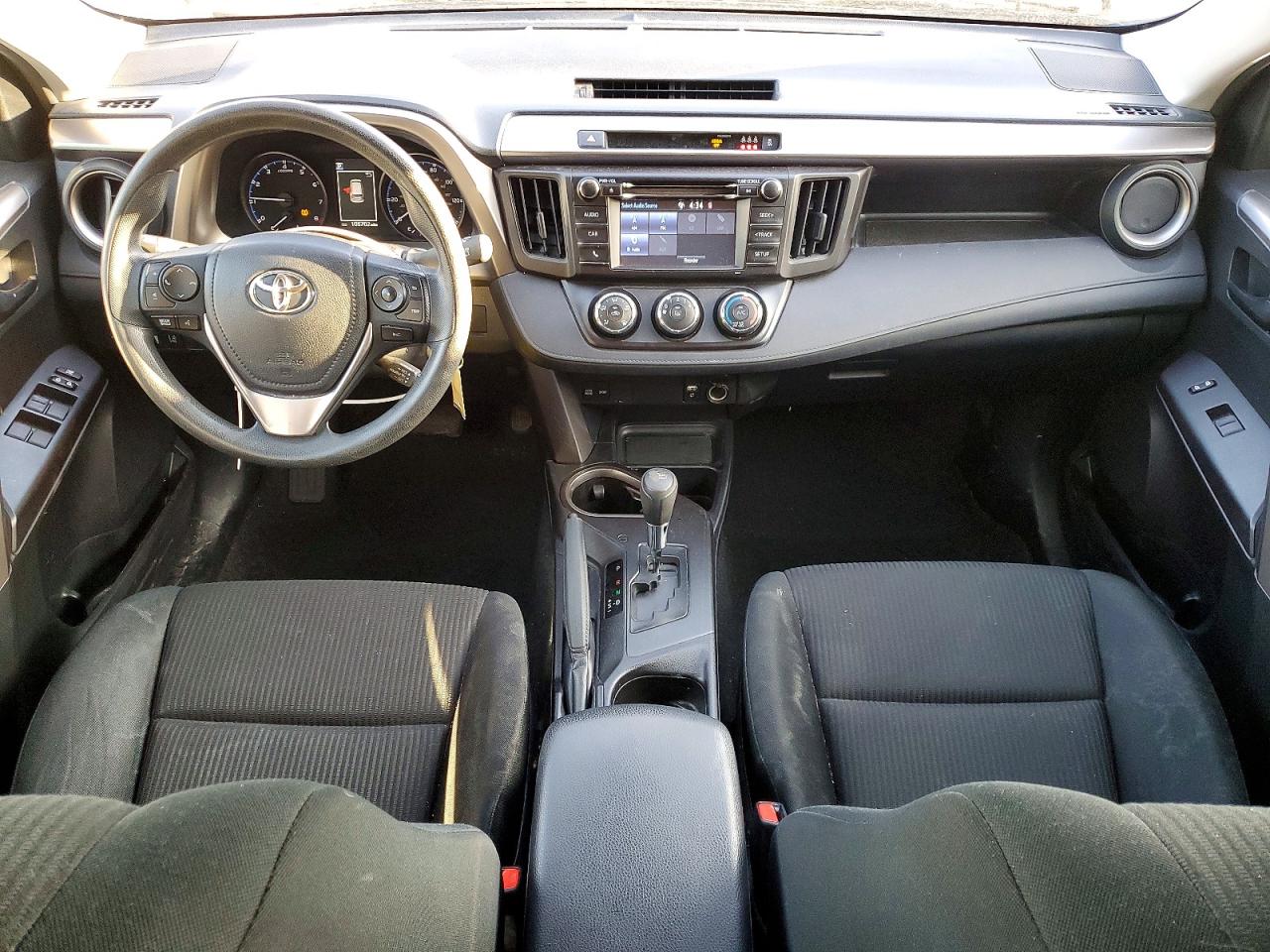 2018 TOYOTA RAV4 LE photo 8