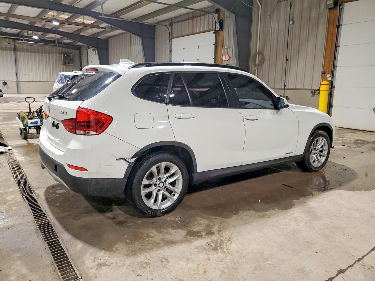 2015 BMW X1 XDRIVE28I photo 3