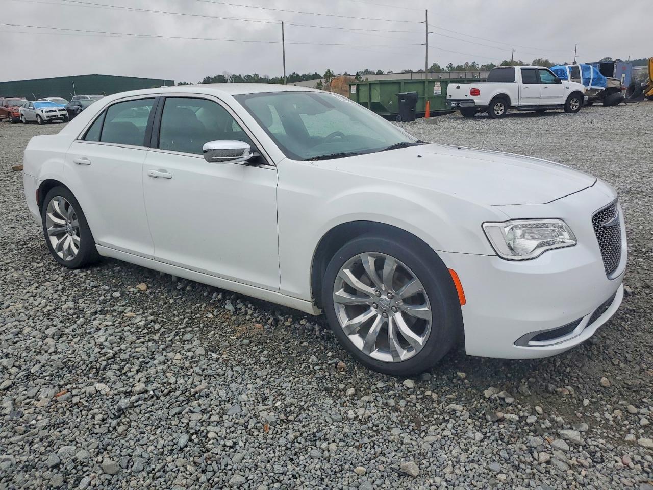 2018 CHRYSLER 300 TOURING photo 4